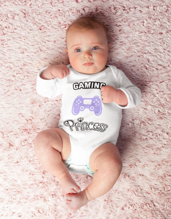 Mädchen Baby Body Gaming Princess. Baby Body. Baby Bodysuit. Video Game Baby Body. Baby Gamer Bodysuit. Baby Gaming Onesie. – Bild 3