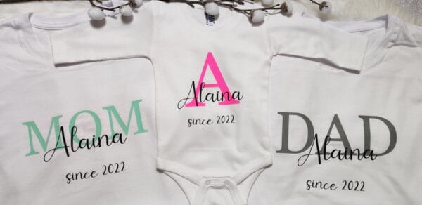 Familien Outfit Passendes Set Mama Papa und Baby Outfit Familien T-Shirt Sets MOM T-Shirt DAD T-Shirt und Baby Body Kind Tshirt Partnerlook – Bild 4