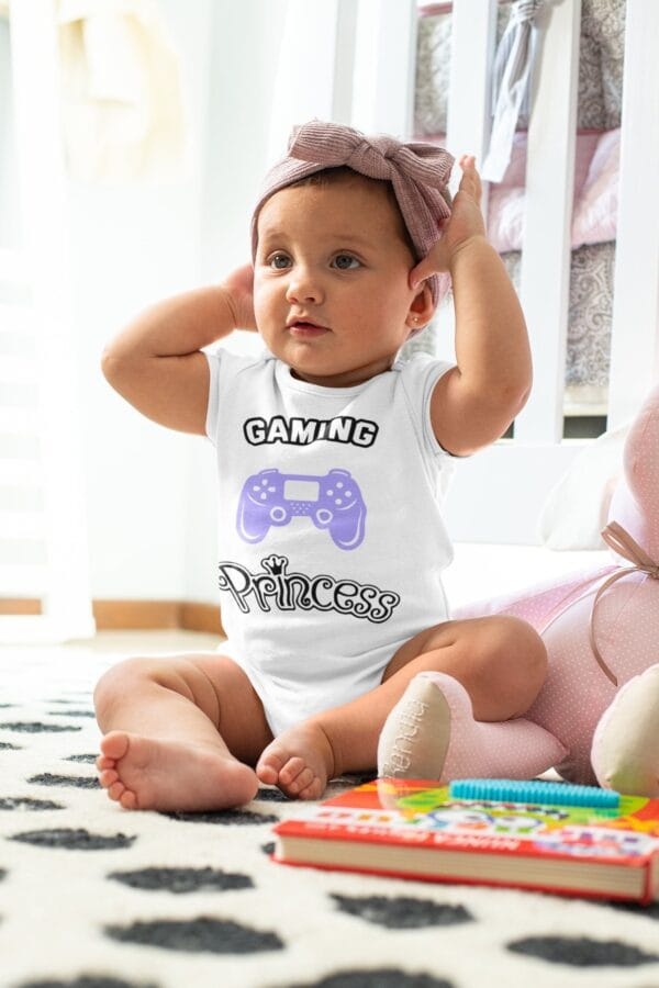 Mädchen Baby Body Gaming Princess. Baby Body. Baby Bodysuit. Video Game Baby Body. Baby Gamer Bodysuit. Baby Gaming Onesie.