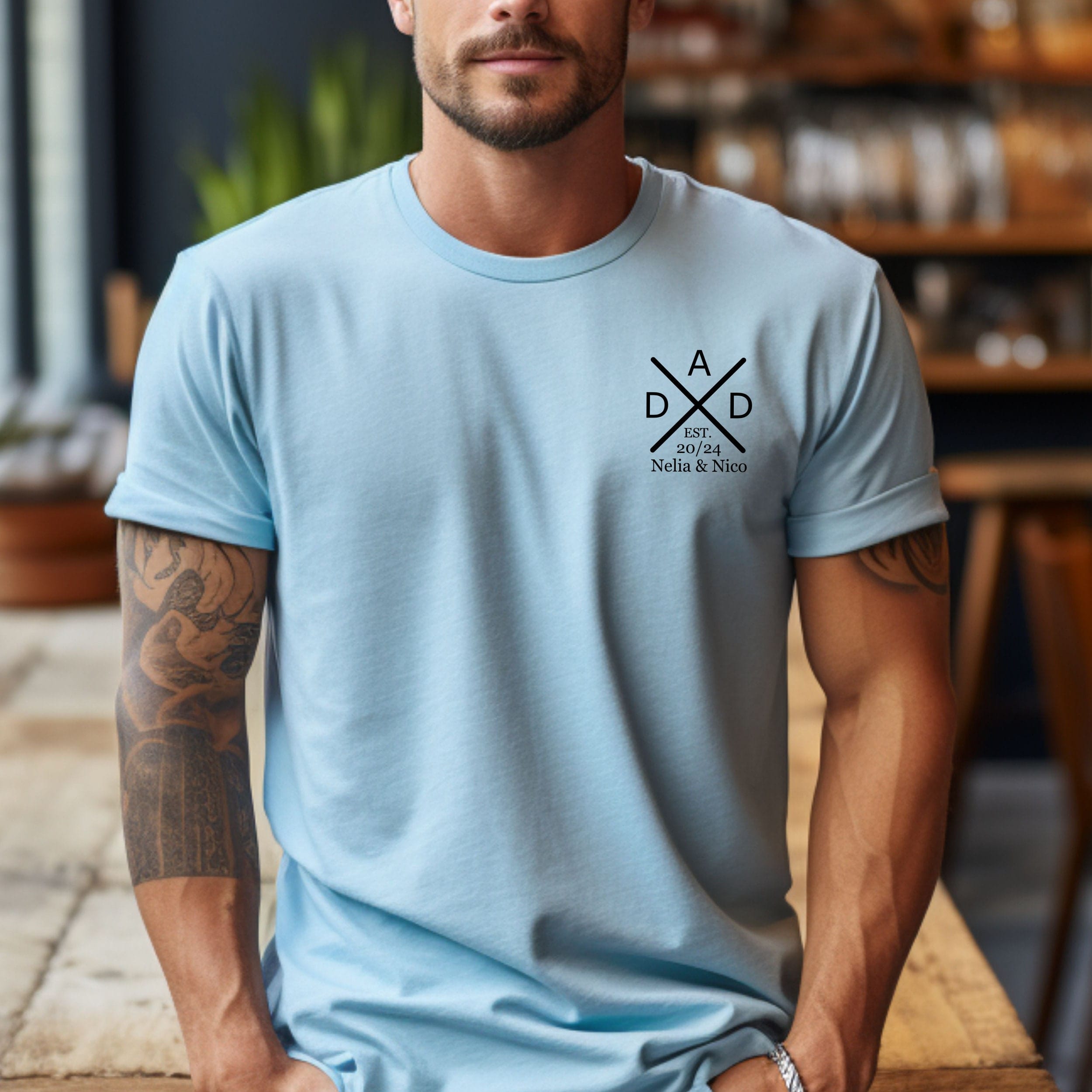 Zeitlose Vaterschaft:Personalisiertes Vater Shirt.T-Shirt mit dem Namen und Geburtsjahr des Kindes.Papa Geschenk.Papa Geschenkidee. – Bild 6