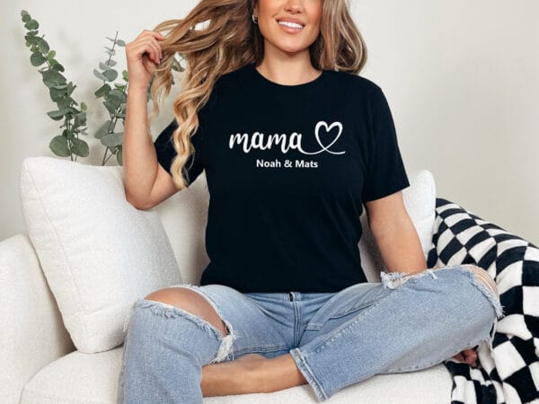 Mamas Schätze:Personalisiertes Shirt mit Kindernamen.Muttertagsgeschenk.Mama Geschenk.Personalisiertes Geschenk.Mom T-Shirt.