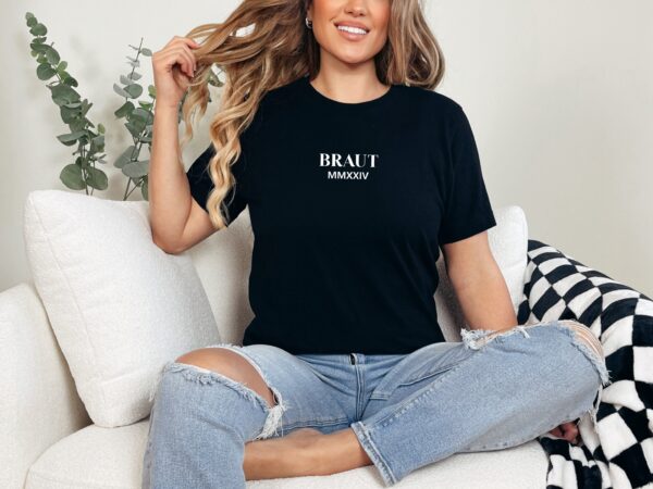 Hier kommt die Braut-Shirt.Braut 2024 T-Shirt.JGA Tshirt.Brautgeschenk.Junggesellinnenabschied Frauen Shirt.Hochzeit 2024.JGA Frauen TShirt. – Bild 3