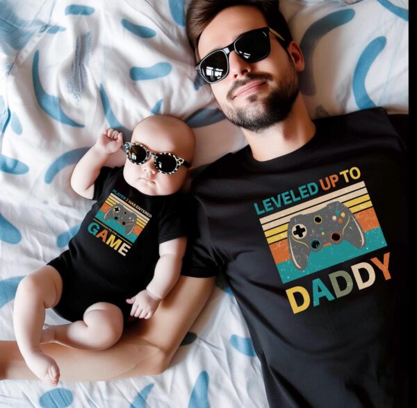 Papa,Du bist Level Up!Neuer Papa: Das perfekte Geschenk.Geschenk für frischgebackene Väter.Papa & Baby Gaming Set – Bild 5