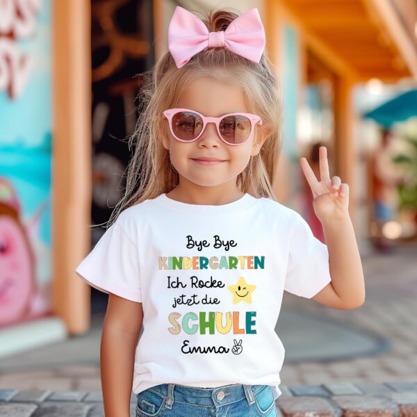 Schulkind T-Shirt individuell – Erster Schultag – Einschulungsgeschenk.Personalisiertes T-Shirt zum Schulanfang – Einschulung Geschenk. – Bild 3
