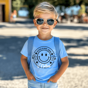 Personalisiertes Schulkind 2026 T-Shirt mit Name – Einschulung Shirt für Jungen und Mädchen – Kinder T-Shirt zum Schulanfang – Geschenk zur Einschulung und zum ersten Schultag